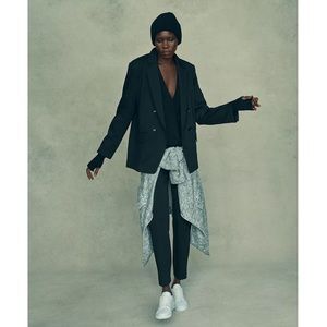 NWOT B NEW YORK Recycled Minimalist Leggings in Black